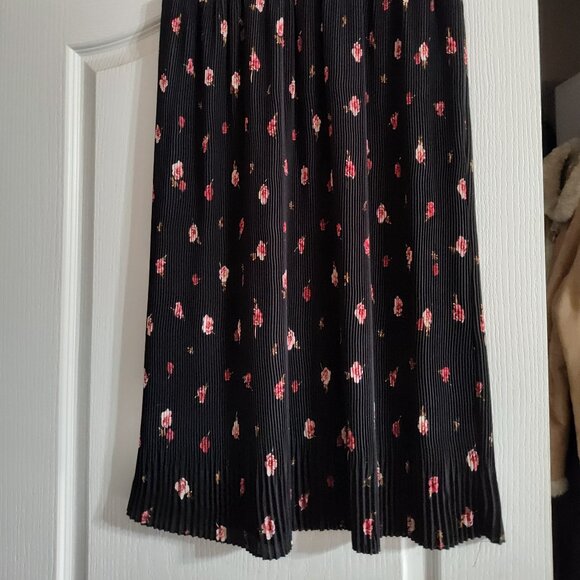 West of Melrose Mid-Length A-Line Pleated Skirt - Picture 4 of 5